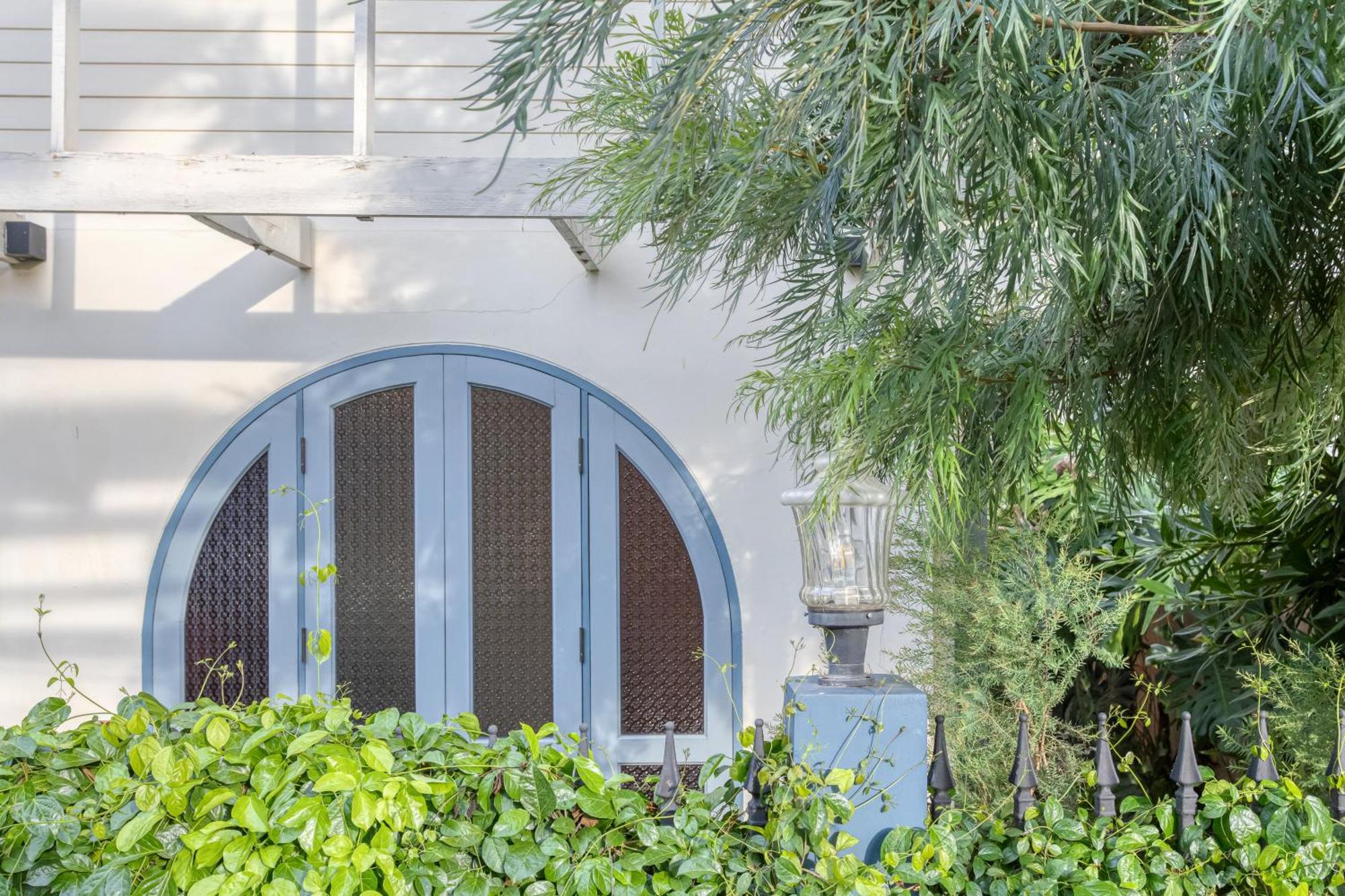 Priya Boutique House Bed & Breakfast กรุงเทพมหานคร ภายนอก รูปภาพ