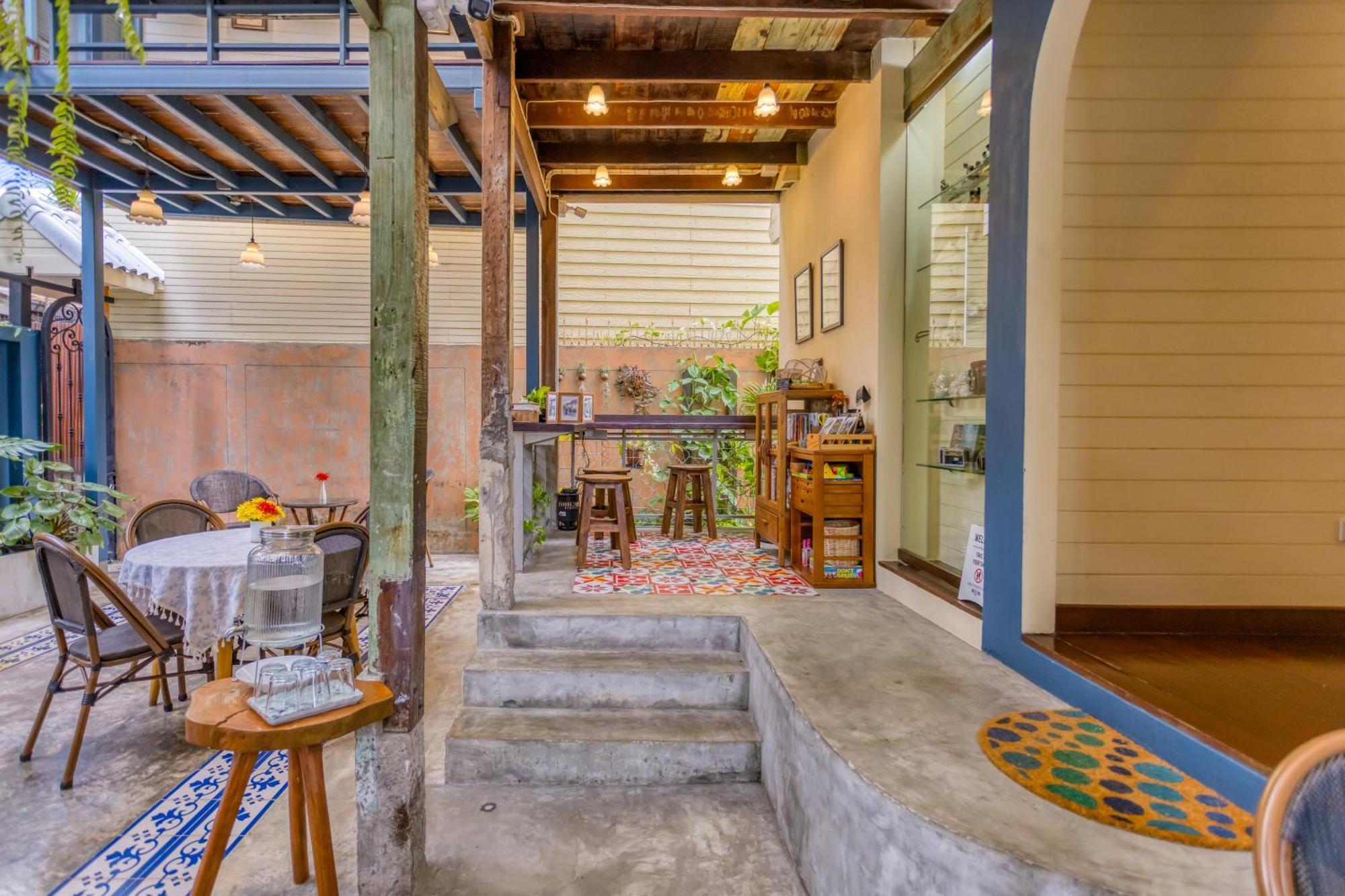 Priya Boutique House Bed & Breakfast กรุงเทพมหานคร ภายนอก รูปภาพ