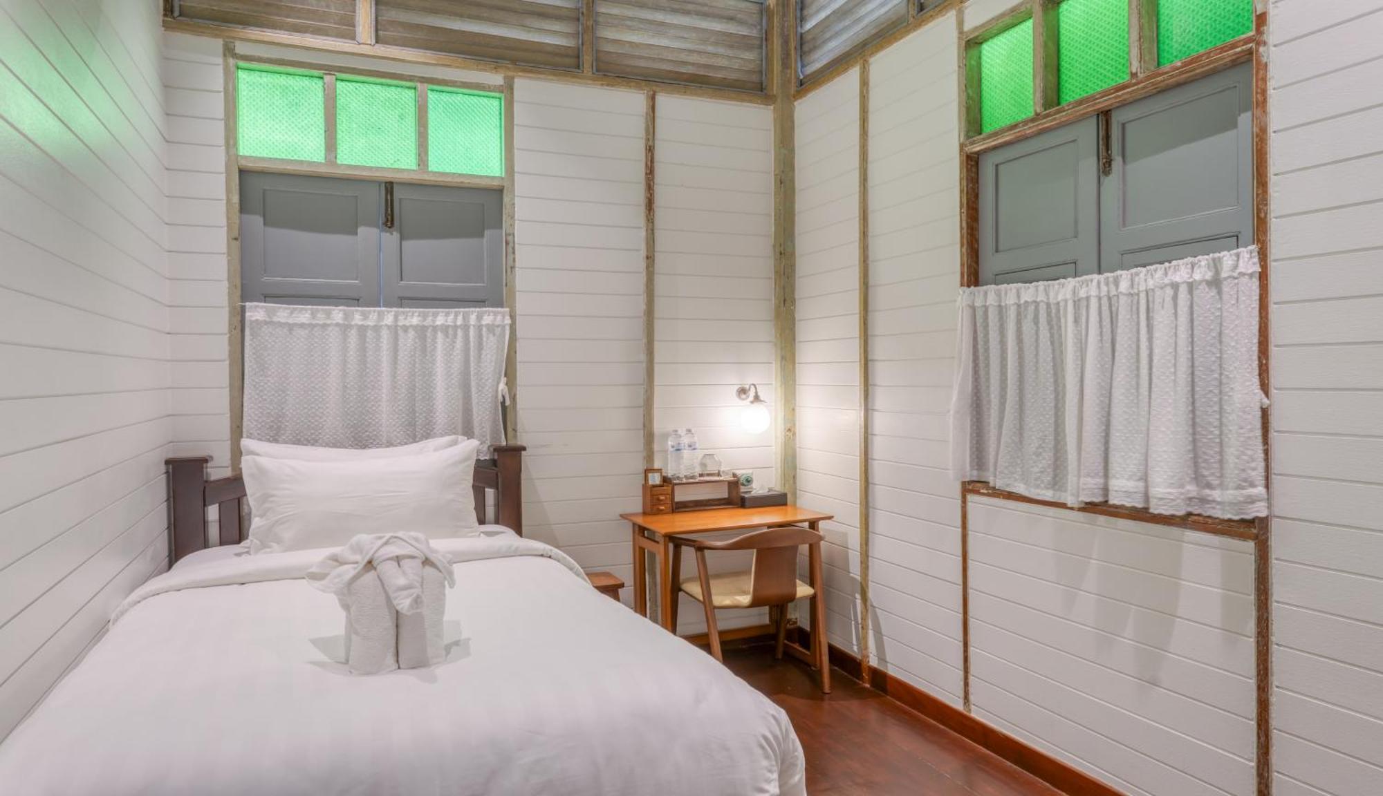 Priya Boutique House Bed & Breakfast กรุงเทพมหานคร ภายนอก รูปภาพ