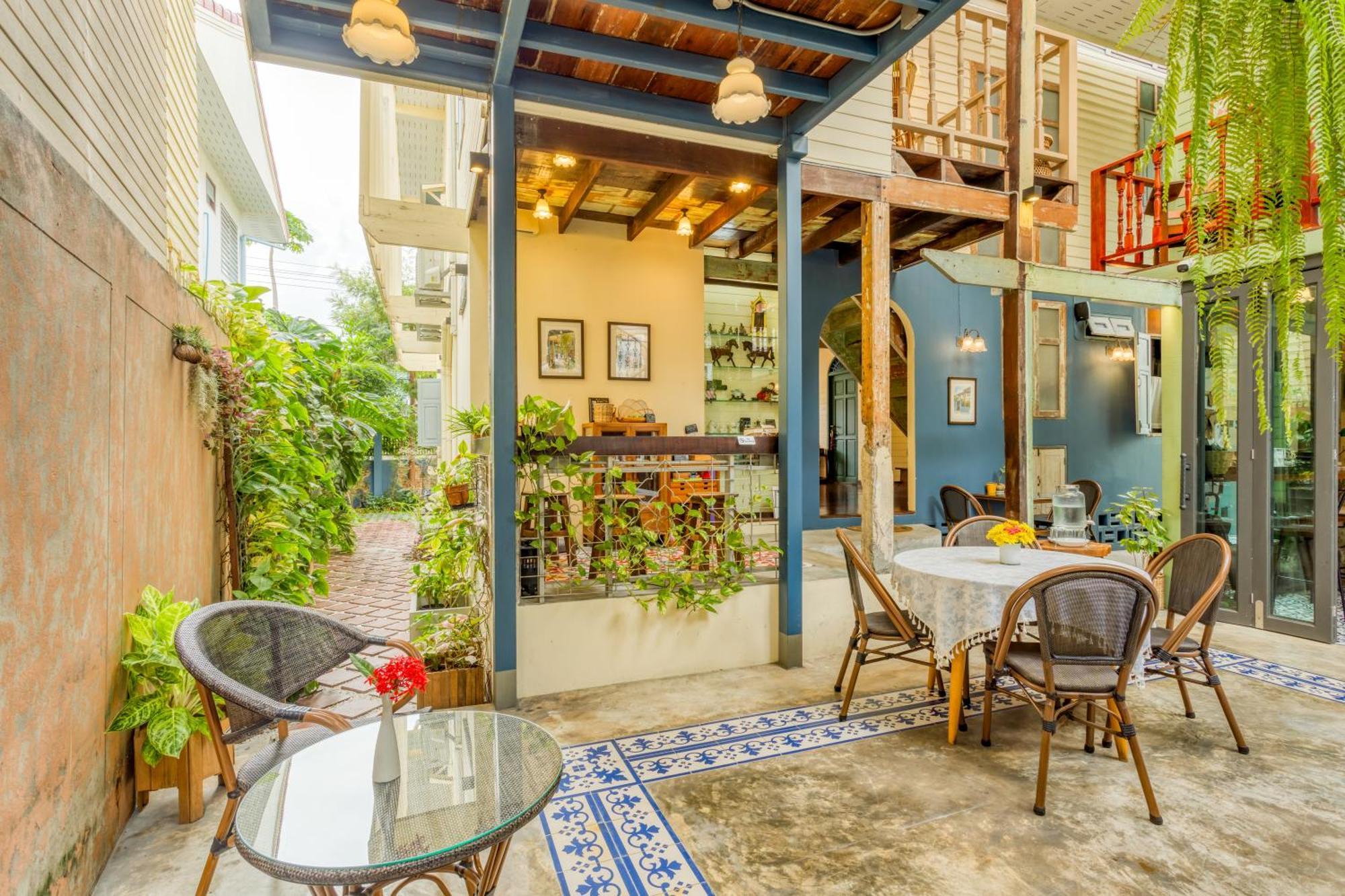 Priya Boutique House Bed & Breakfast กรุงเทพมหานคร ภายนอก รูปภาพ